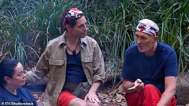 شهد عرض ليلة الأحد، نجم فرقة الباليه سبانداو، مارتن، البالغ من العمر 64 عامًا، وهو يكشف عن العديد من التفاصيل حول حفل زفافه البسيط عام 1988 لمغنية بيبسي وشيرلي شيرلي، 63 عامًا.