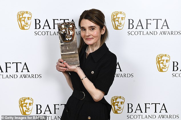 كانت شيرلي بالفعل ممثلة راسخة قبل الظهور في هاري بوتر (في الصورة بعد فوزها بجائزة BAFTA للمساهمة المتميزة في جائزة السينما والتلفزيون في عام 2023)