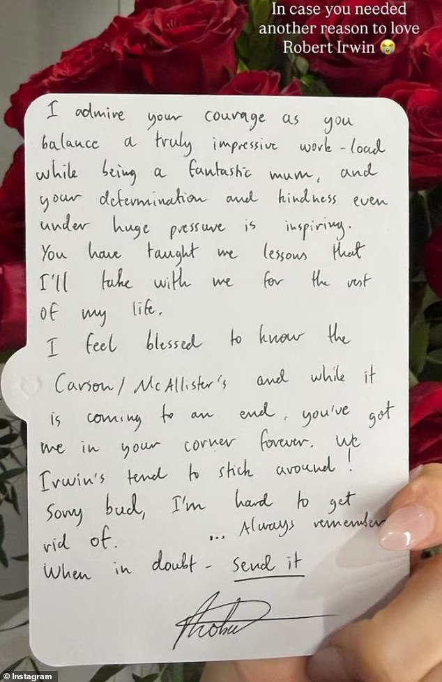 انتقل ويتني أيضًا إلى Instagram يوم الثلاثاء لمشاركة رسالة مكتوبة بخط اليد كتبها روبرت إلى شريكه في الرقص قبل أدائهما النهائي