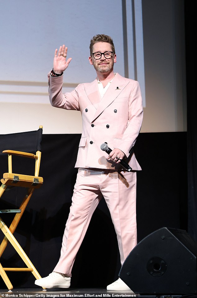 يأتي ذلك بعد أن أثار نجم Home Alone ماكولاي غضب الجماهير في حدث يوم السبت عندما أعلن أيضًا أن فيلم Die Hard ليس فيلمًا لعيد الميلاد.