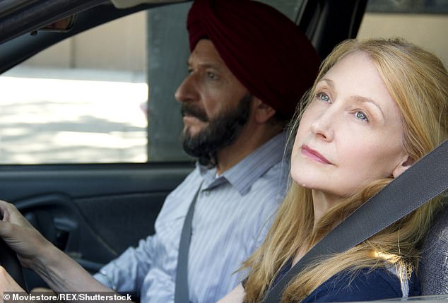 سيعود كينغسلي إلى تراثه الهندي ليلعب دور مدرب القيادة السيخ داروان سينغ تور في الدراما الرومانسية 