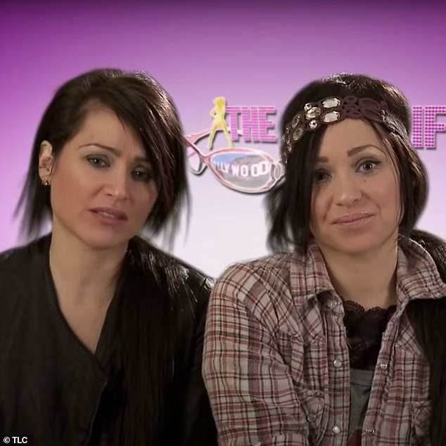 تم تصوير الأختين التوأم قبل سنوات من إطلاقهما للشهرة في برنامج 90 Day Fiance