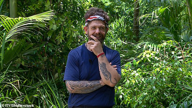 على الرغم من رد فعله العاطفي عند التفكير في وفاة Ozzy، فقد أثار جاك إعجاب المشاهدين من خلال اجتياز محاكمات Bushtucker، حتى أنه أكمل أول تحدي منفرد له.