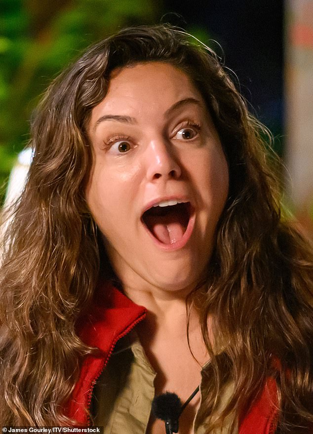 بينما كان جيريمي يسترخي في بعض أماكن الإقامة الفاخرة للغاية، تعرضت كيلي لانتقادات من مشاهدي العرض