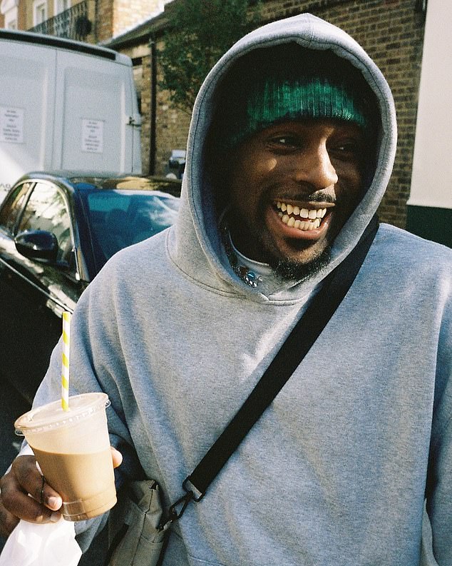 كان مدون الفيديو على YouTube Romell من برمنغهام نصف الثنائي المخادع TGFbro