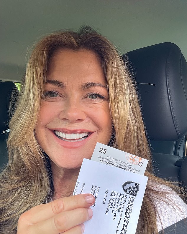 حصلت كاثي على رخصة الصيد التجاري في المحيطات المفتوحة من إدارة الأسماك والحياة البرية في كاليفورنيا في وقت سابق من هذا العام