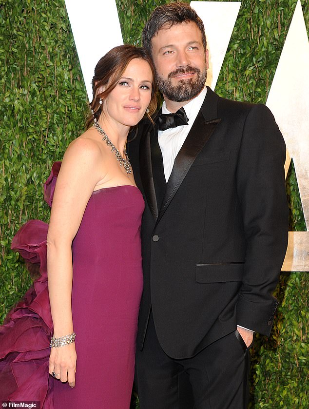 كان غارنر وأفليك متزوجين سابقًا منذ عام 2005 حتى تم الانتهاء من طلاقهما في عام 2018. وبصرف النظر عن صموئيل، فإن الزوجين السابقين هما أيضًا والدا لفوليت، 19 عامًا، وفين، 16 عامًا؛ شوهد في عام 2013 في غرب هوليود