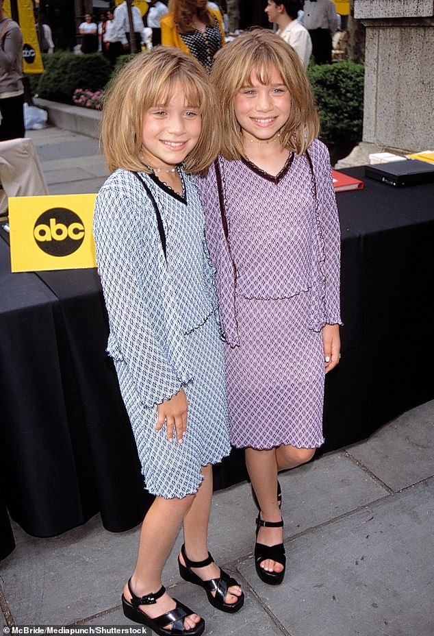 وقال نجم الخلود: 