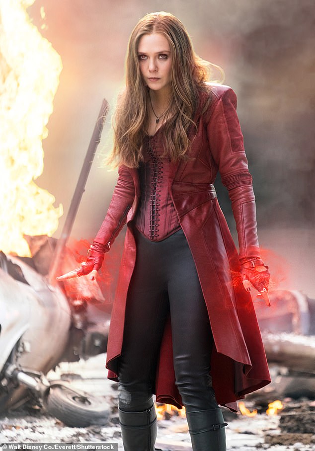 في حين تم تحديد مهنة أخواتها من خلال النجومية المبكرة، تابعت إليزابيث التمثيل من خلال التدريب الرسمي وأدوار أصغر، وبناء سيرتها الذاتية تدريجيًا.