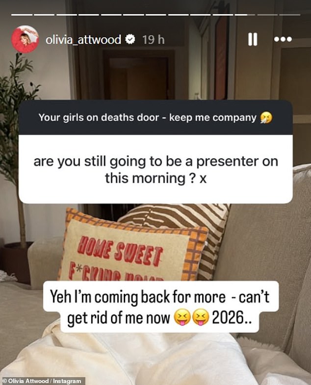 سأل أحد المعجبين: 