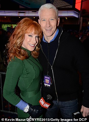 أدت فضيحة قناع غريفين ترامب إلى تحقيق حكومي أدى إلى وضعها على قائمة حظر الطيران وزيارتها من قبل مكتب التحقيقات الفيدرالي بالإضافة إلى خسارة صفقات التأييد وجولتها الكوميدية وحفلة طويلة الأمد كمضيف مشارك لـ CNN's New Year’s Eve (في الصورة عام 2013).