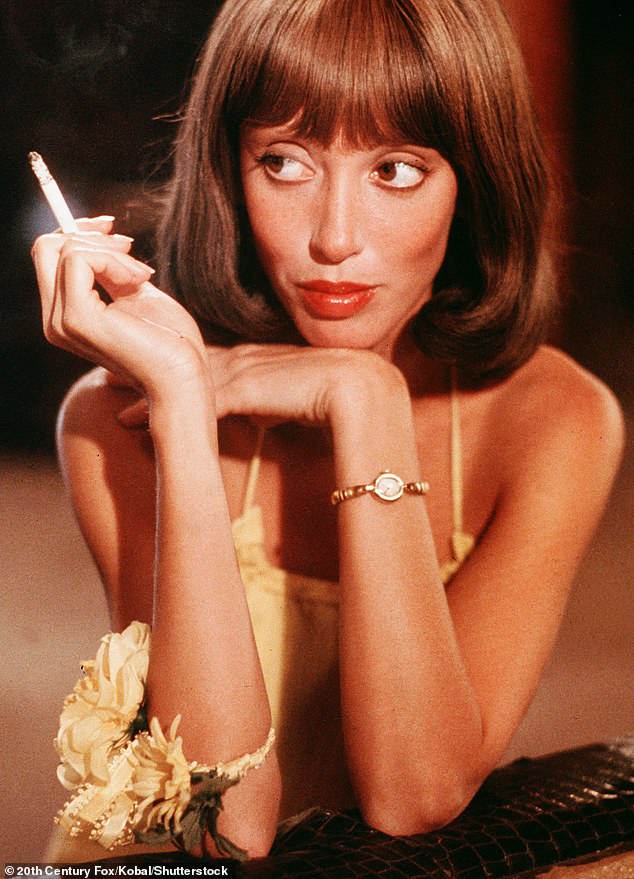 وفي الوقت نفسه، أدى بيع عقار دوفال المثير للجدل في سبتمبر إلى انقسام المشجعين - الذين زعموا أن النجمة الراحلة 