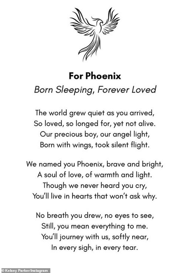 في يونيو، توجهت كيلسي إلى إنستغرام لتخبر متابعيها بوفاة طفلها فينيكس