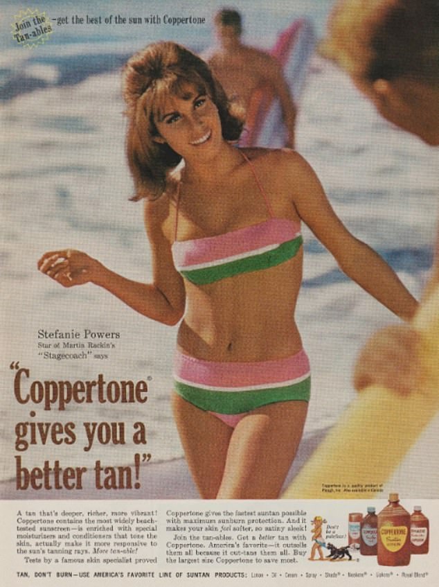 بدأت النجمة ذات الشعر الأحمر عملها كعارضة أزياء في الستينيات؛ شوهد في إعلان Coppertone