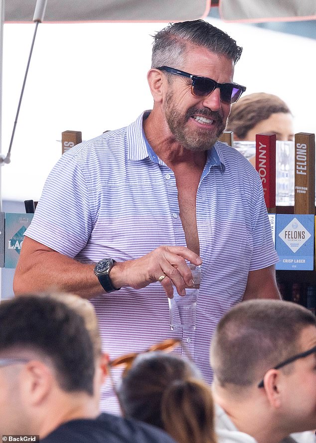 شاهد المعجبون قصة حب Sunny and Bear تتكشف على الشاشات هذا العام