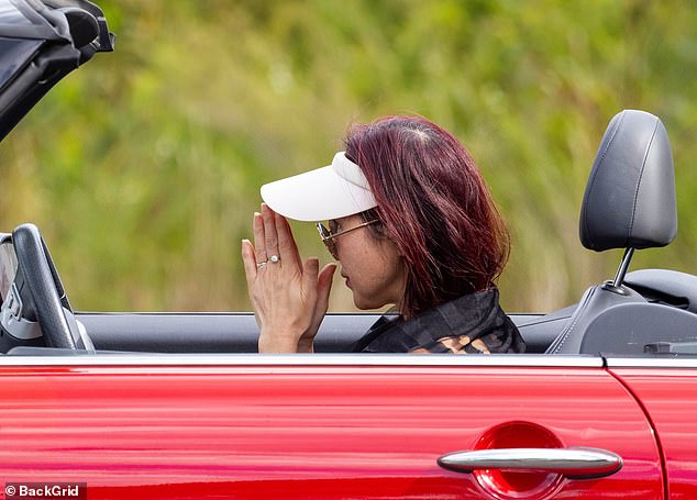 وغادر الزوجان المكان بشكل منفصل