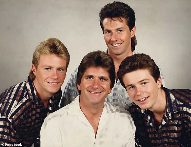 لا يزال إرث ويليامز الموسيقي مستمرًا من خلال أبنائه - أندرو ودارين ووارن جونيور - الذين بنوا جميعًا مهنة ترفيهية ناجحة خاصة بهم. كل المصورة