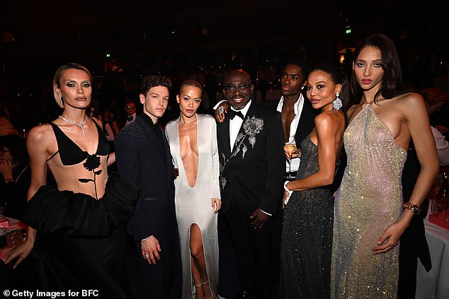 واليس داي، جورج تابور كينغ، ريتا أورا، إدوارد إنينفول، ألتون ماسون، إيما ثين، ماركيزة باث وياسمين فينالدوم