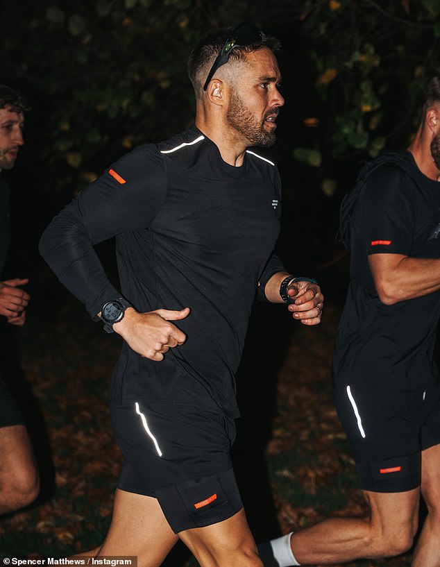 أكمل سبنسر مشاركته السادسة على التوالي في سباق الرجل الحديدي في البرازيل قبل أن يتوجه إلى سباقه الأخير في القارة القطبية الجنوبية