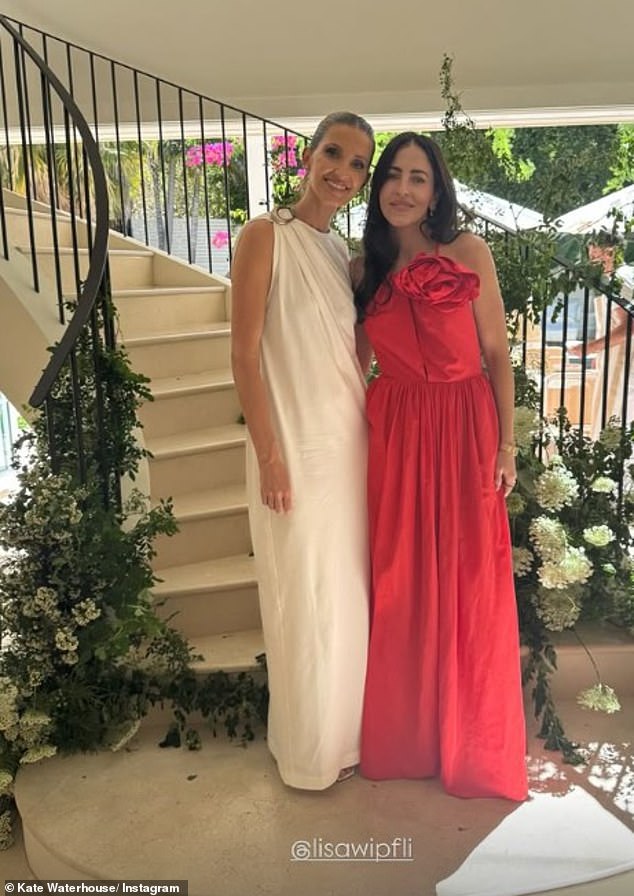 وبعد أيام، أقامت كيت ووترهاوس، ملكة السباقات، أمسيتها الفخمة الخاصة بها - ولم تقم بدعوة أي ضيف من حفلة ديبورا. (شوهدت كيت مع ضيفة الحفلة ليزا ويبفلي)