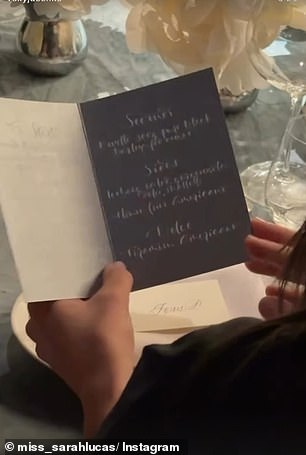 وتضمنت الوجبة المكونة من أربعة أطباق الكافيار مع رقائق البطاطس والكريمة الطازجة، وسلطة مع خس ايسبرغ وجورجونزولا، وطبق لحم واغيو بقيمة 110 دولارات وتيراميسو تقليدي للحلوى.