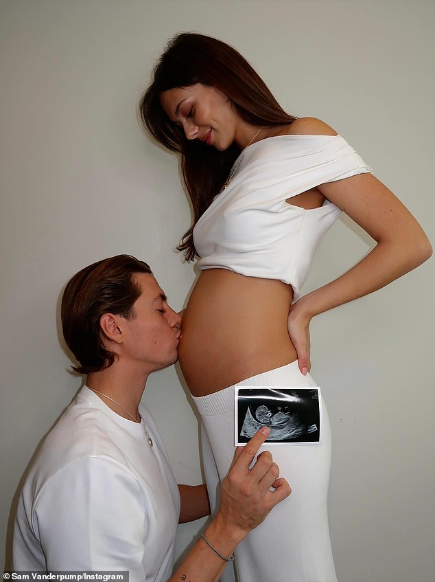 وأعلن سام وأليس أنهما ينتظران مولوداً ذكراً في سبتمبر/أيلول، ومن المقرر أن يوافق عيد الحب العام المقبل، وقد اختار الزوجان اسمه بالفعل.