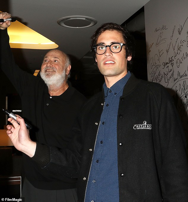 تم تصوير راينر ونيك في عام 2016 في سلسلة BUILD للترويج لفيلمهما كونه تشارلي، والذي كان مستوحى من معركة نيك مع الإدمان.