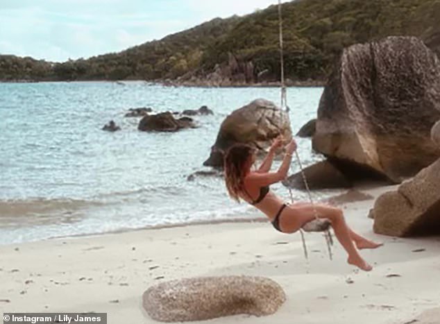 من الواضح أنها حققت أقصى استفادة من الصيف الأسترالي، حيث علقت ليلي على منشورها: 