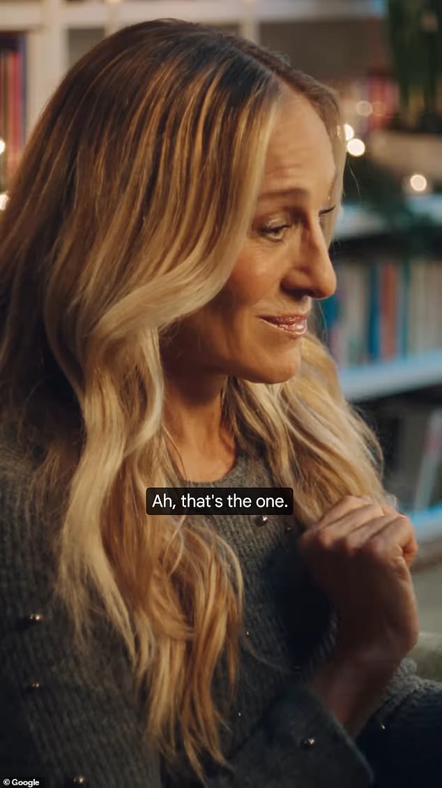 ثم عادت باركر إلى المدينة الصاخبة مرتدية الزي الجديد أثناء توجهها إلى حفلة