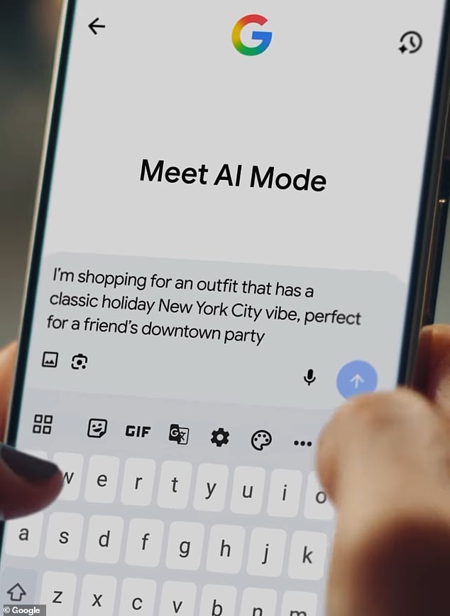 باستخدام هاتف Google الذكي، بدأ باركر في التسوق لشراء ملابس خاصة 