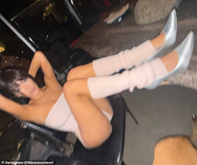 قالت سيدة سينسوري: 