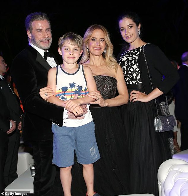 توفيت بريستون في يوليو 2020، بعد عامين من تشخيص إصابتها بسرطان الثدي؛ (ترافولتا وبريستون وإيلا وبن في 2018)