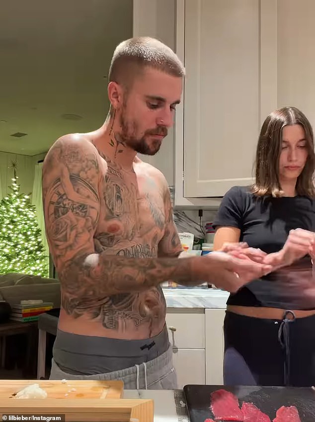 في اليوم السابق، كشف جاستن أنهما تناولا الطعام في درس خاص للسوشي في منزلهما