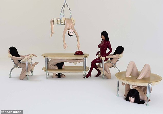 يمتلئ المعرض بـ 