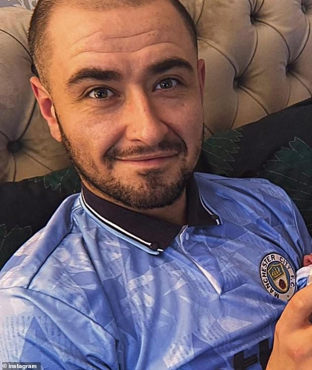 شاركت السيدة راش هذه الصورة لوليام في منشور عاطفي على إنستغرام تعلن فيه وفاته