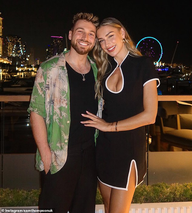 جاء ذلك في الوقت الذي كشف فيه سام أيضًا عن حاجته إلى العلاج بعد انفصاله عن زارا ماكديرموت في نهاية العام الماضي (صورة سام وزارا معًا أثناء علاقتهما)