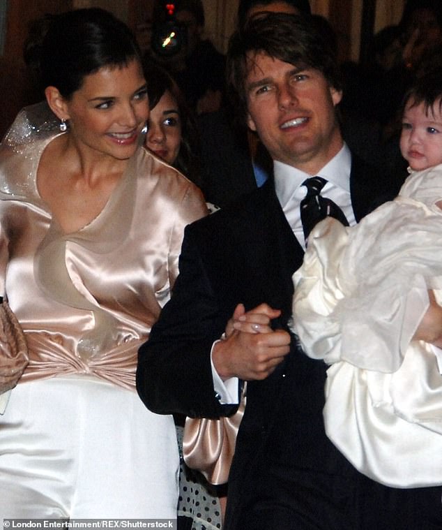 وتشارك هولمز طفلتها الوحيدة سوري مع زوجها السابق توم كروز (63 عاما)؛ الصورة في نوفمبر 2006