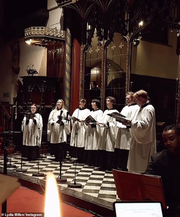 شاركت لقطات من خدمة الترانيم