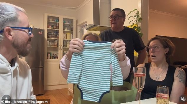 وصدم مات عائلته وأتباعه في أكتوبر الماضي عندما كشف أنه سيصبح أبًا في أقل من شهرين.