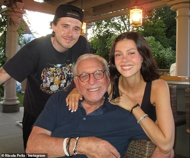 ويقال إن والدا نيكولا، نيلسون (في الصورة) وكلوديا، 