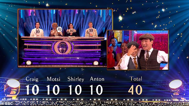 حصلت رقصة الثنائي، المستوحاة من Peaky Blinders، حيث كشفت لاعبة كرة القدم السابقة عن أنها من أشد المعجبين بها، على أول نتيجة مثالية في تلك الليلة.