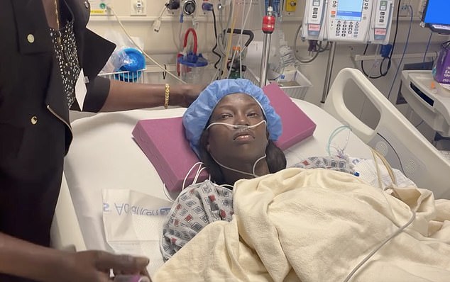 كشفت نجمة المدرج البالغة من العمر 28 عامًا - والتي حصلت للتو على جائزة Fashion Awards¿ 2025 Model of the Year - يوم الجمعة أنه تم تشخيص إصابتها بعيب خلقي كان يعيث فسادًا في جسدها، و