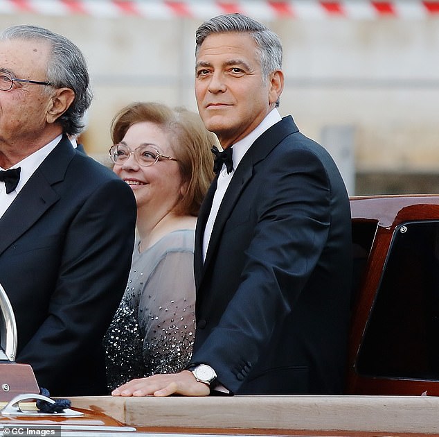 وبالعودة إلى عام 2014، شوهدت وهي تحضر حفل زفاف كلوني في البندقية حيث عقد قرانه رسمياً على أمل. كلوني وشقيقته شوهدا في حفل زفافه عام 2014 في البندقية