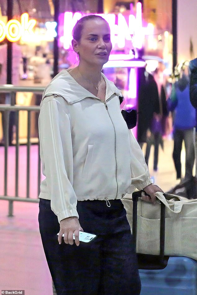 وصلت بطلة التنس السابقة، 42 عامًا، وشريكها يان فيسيلينوف، إلى بالي في نهاية هذا الأسبوع لقضاء موسم الأعياد معًا في منطقة استوائية.