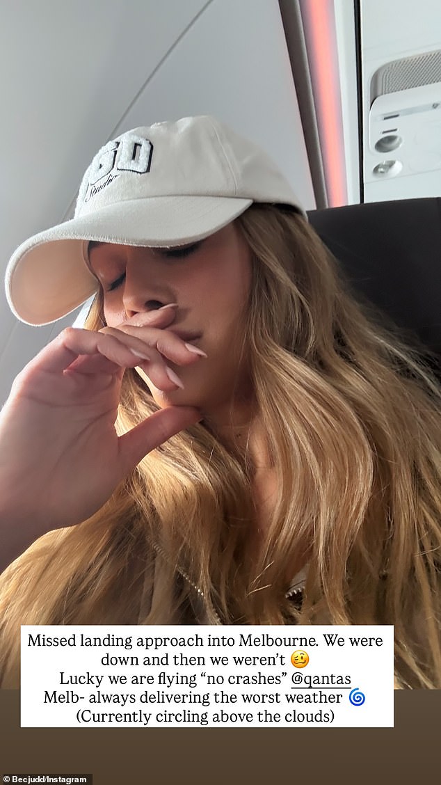 وكشفت أن الرحلة قد تأخرت لبعض الوقت وكانت قلقة بشأن 