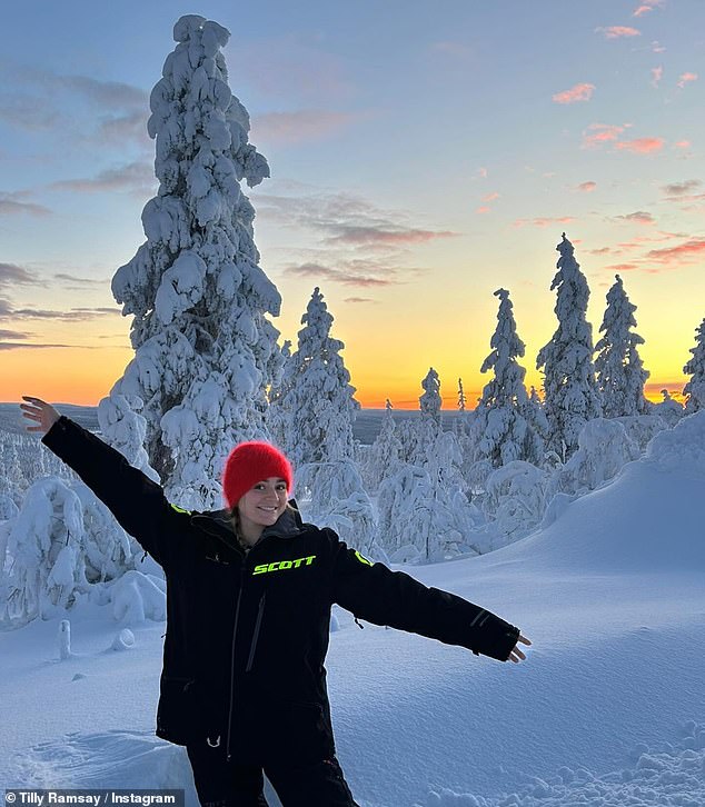 وإلى جانب منشورها الاحتفالي، كتبت ابنة الشيف الشهير جوردون: 