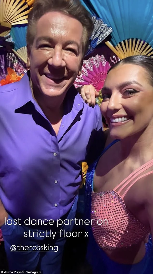 اجتمعت الراقصة المحترفة، البالغة من العمر 31 عامًا، مع شريكها الشهير، روس كينج، خلال خاتمة Strictly العاطفية ليلة السبت، وشاركتا صورة شخصية رائعة للزوجين معًا.