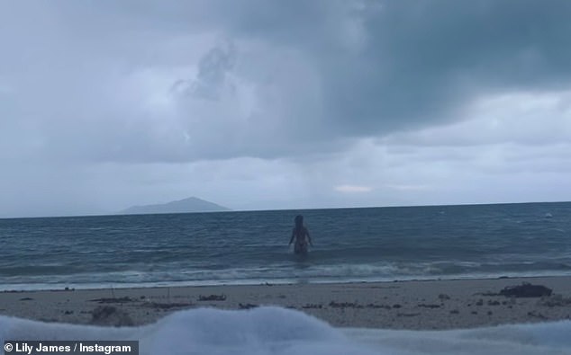 كتبت في التعليق على منشورها: 