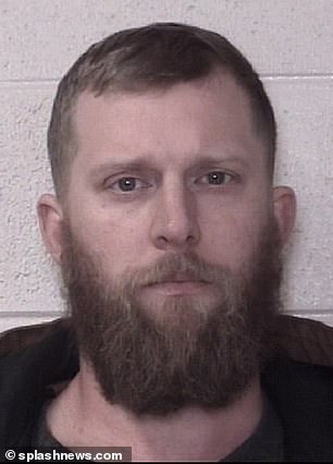 كايل لديه تاريخ من الخلافات مع القانون. في الصورة في لقطة القدح 2023