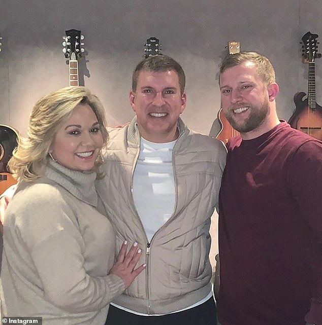 يواجه الطفل البالغ من العمر 34 عامًا من نجوم Chrisley Knows Best تهمًا متعددة بما في ذلك الاعتداء المنزلي والسكر العلني والسلوك غير المنضبط.